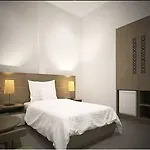 Royce Hotel