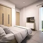 Royce Hotel